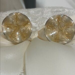 AVON Pearlescent Butterscotch Swirl Round clip Earrings - Gold Tone 1”